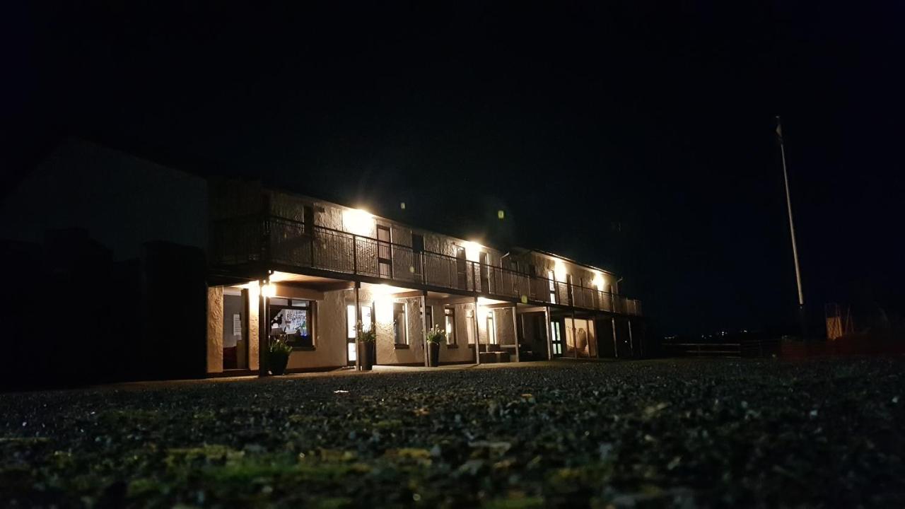 Basecamp Wales Hostel Llanllyfni Exterior photo